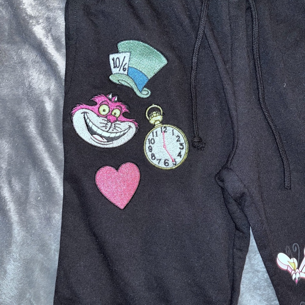 Disney Junior / Womens Alice In Wonderland Sweatpants Size M 7-9 Embroidered Tie - Picture 3 of 7
